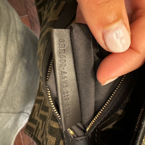 Fendi baguette 
Brown FF jacquard fabric bag - Picture 16 of 16